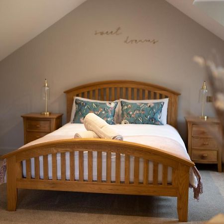 Vineyard Country Cottage Llanerch-Aeron ภายนอก รูปภาพ